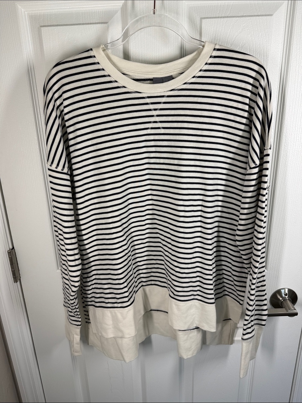 Sweaty Betty navy blue and ivory striped crew neck lounge top size medium